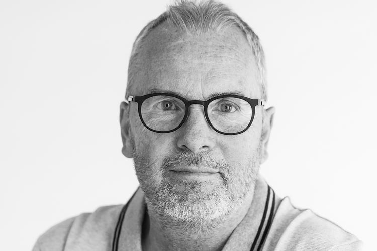 Hvor der kan være velbegrundede didaktiske overvejelser bag brugen af skærme i undervisningen, så bør frikvartererne være mobilfrie områder. Det mener Dansk Skoleidræt med formand Finn Kristensen i spidsen. Foto: Dansk Skoleidræt 