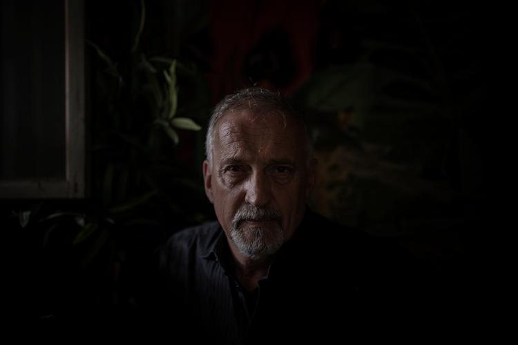 Jussi Adler-Olsen er en af Danmarks bedst sælgende forfattere. Nu bliver hans serie om Carl Mørck til en Netflix-serie. Foto: Miriam Dalsgaard