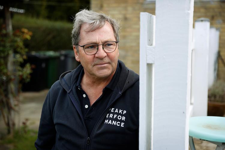 Finn Skou Nielsen har arbejdet i lufthavnen i 37 år og er netop blevet tildelt den seniorpension, som regeringen har planer om at afskaffe.  Foto: Jens Dresling