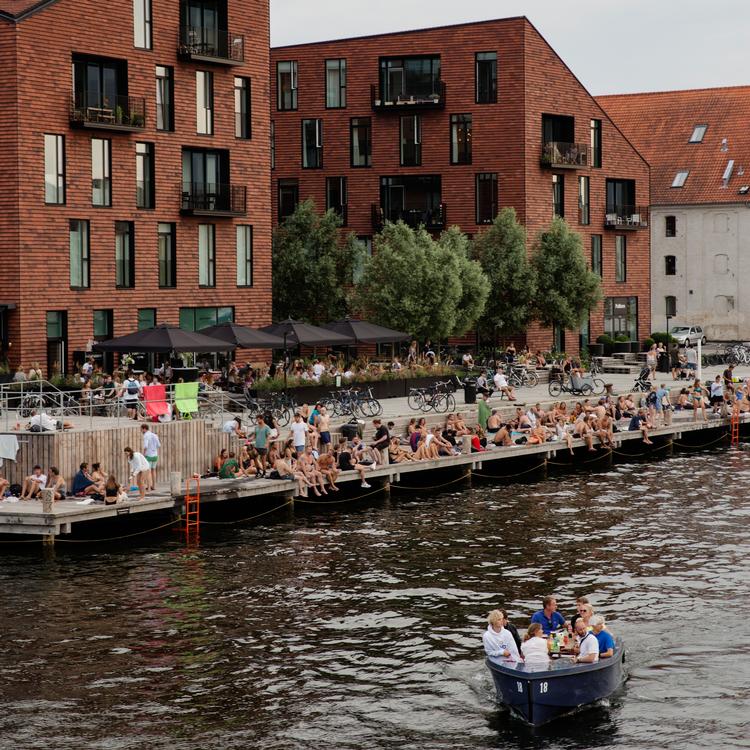 Tilsyneladende har omverdenen opdaget, at København primært består af vejarbejde løseligt flettet sammen af kaffekæder med 54-kroners latte, serveret af folk, der hader dig.  Foto: Emma Sejersen