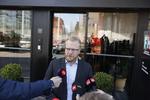 Morten Skov Christiansen, næstformand i FH, briefer pressen efter hastemødet i FH's forretningsudvalg fredag morgen. Foto: Jens Dresling