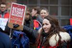 Selv om mange demonstrerede mod afskaffelsen af store bededag, skal protesterne ikke ses som udtryk for, at danskerne er forkælede og ikke gider arbejde. For den løbende forhøjede pensionsalder betyder mange flere arbejdstimer, end den ene dag giver, viser nye beregninger.   Arkivfoto Jens Dresling
