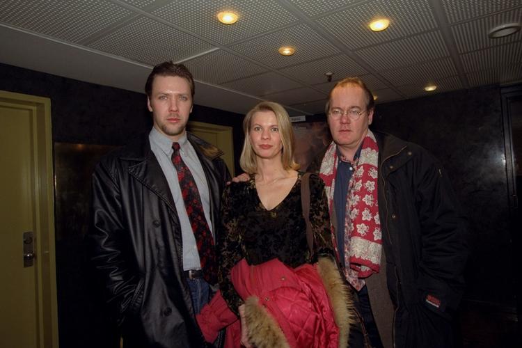 Stina Rautelin fotograferet i 1997 sammen med Mikael Persbrandt  og Peter Haber. Foto: Mads Winther