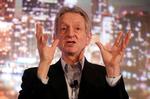 Geoffrey Hinton er en af pionerne uden for kunstig intelligens. Nu advarer han mod den fremtid, som teknologien kan byde os på.   Foto: Mark Blinch/Ritzau Scanpix
