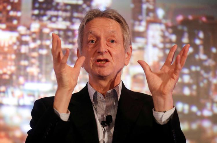 Geoffrey Hinton er en af pionerne uden for kunstig intelligens. Nu advarer han mod den fremtid, som teknologien kan byde os på.   Foto: Mark Blinch/Ritzau Scanpix