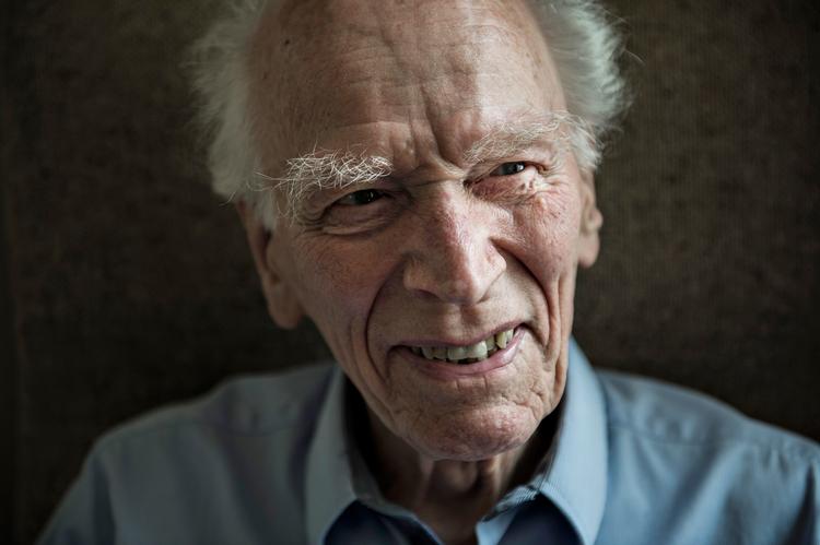 Mange kender muligvis ikke Holger Perfort af navn, men han har spillet en rolle, hvorfra de fleste kender hans ansigt: den statelige overtjener Olsen på Postgården i Korsbæk. Foto: Sebastian Buur Gunvald