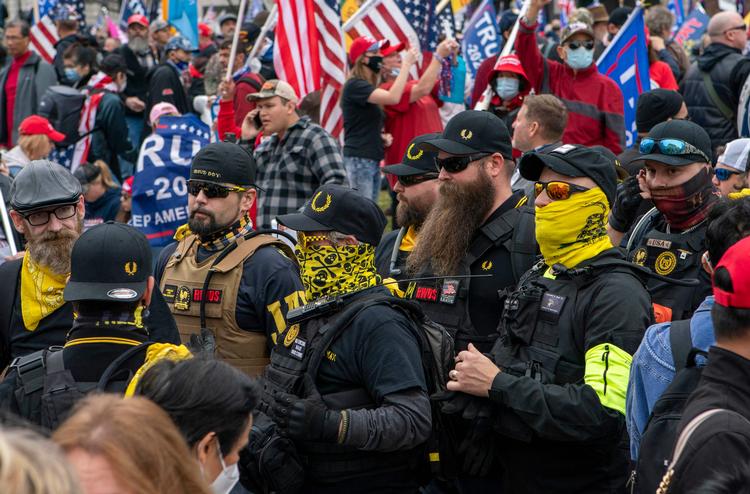 Proud Boys-medlemmer og Donald Trump-støttere til dmeonstration i Washington D.C. i december 2020. Foto: Jose Luis Magana/Ritzau Scanpix