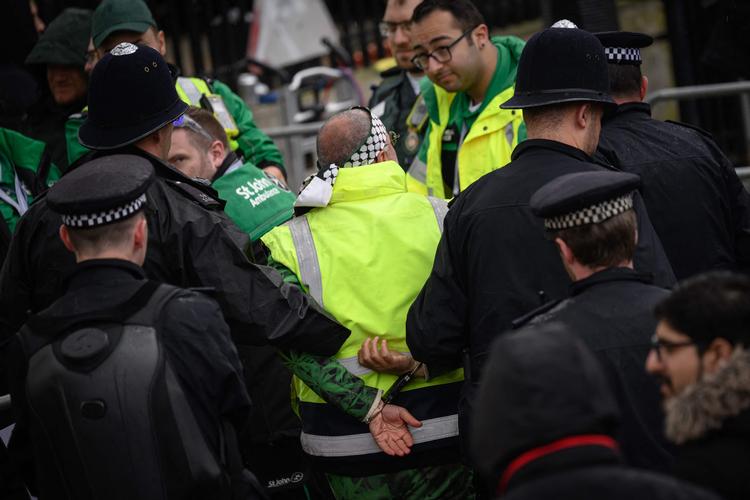 52 personer er blevet anholdt i forbindelse med kroningen af kong Charles i Storbritannien lørdag. Foto: Loic Venance/Ritzau Scanpix