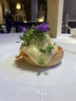 Frit valg på det meste af a la carte-kortet er inkluderet i morgenmaden, hvor klassikeren Eggs Benedict er et sikkert valg. Foto: Lars Roest-Madsen