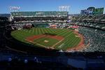 Oakland Coliseum er blevet et billede på sportsbyens forfald. Athletics har i denne sæson haft kampe med kun 2.500 tilskuere på et stadion med plads til 55.000. Foto: Jeff Chiu/Ritzau Scanpix