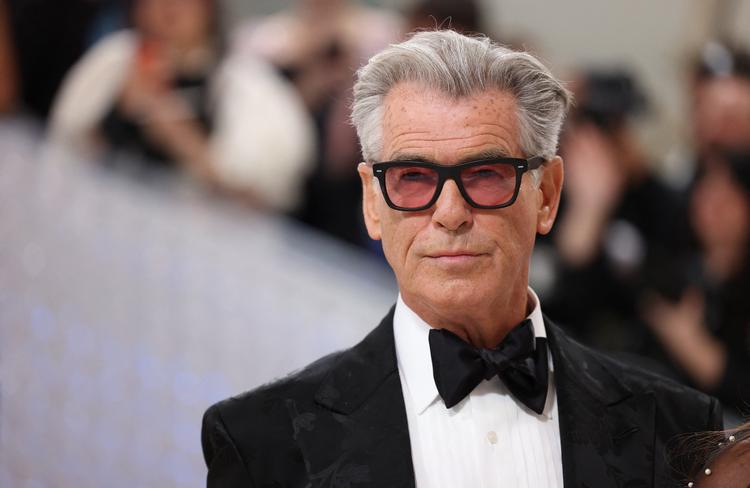 Det nyeste billede af Pierce Brosnan er fra Met Gala i New York forleden, hvor han ville hædre designeren Karl Lagerfeld i et Tom Ford-sæt. (Foto: ANDREW KELLY/Ritzau Scanpix)   Foto: Andrew Kelly/Ritzau Scanpix