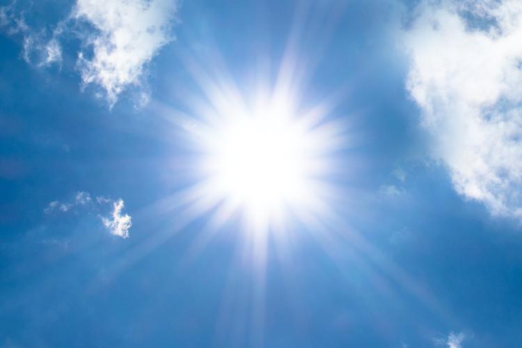 Vi kan se frem til flot forårsvejr, beherskede vindforhold og fortsat mellem 15 og 20 grader. Foto: Pexels.com