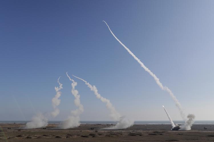 Franske og amerikanske missilsystemer affyres ved en øvelse i Rumænien. Foto: Inquam Photos/octav Ganea/Ritzau Scanpix