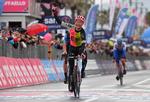 Magnus Cort vandt sin niende grand tour-etape, da han slog sine to følgesvende på 10. etape af Giro d'Italia  Foto: Jennifer Lorenzini/Ritzau Scanpix