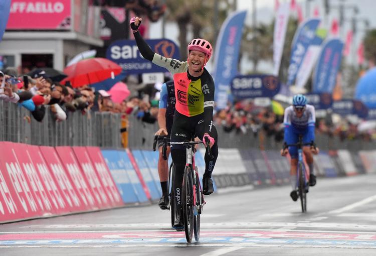 Magnus Cort vandt sin niende grand tour-etape, da han slog sine to følgesvende på 10. etape af Giro d'Italia  Foto: Jennifer Lorenzini/Ritzau Scanpix