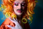 I Danmark er Randers' bibliotek gået forrest i arbejdet med inklusion af queers. Til arrangementet 'Randers under Regnbuen' i november 2022 blev der blandt andet budt på queer-livshistorier og underholdning fra drag queen Mizz Privileze. Foto: Marcus Emil Christensen (arkivfoto)