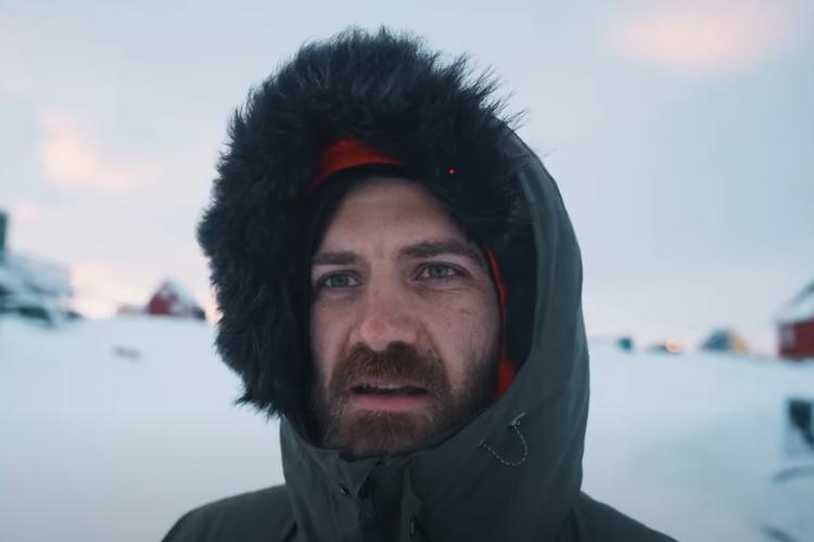 I sin nyeste YouTube-video sætter Johnny Harris fokus på Nordgrønland og inuitternes historie. Foto: Screendump fra YouTube