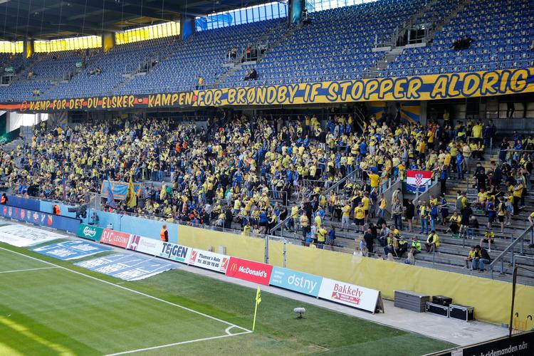 Hooligan-problemet virker uløseligt, fordi man blander hele skaren af fodbolfans sammen med destruktive voldsmænd, skriver Erik Jensen i denne signatur.  Foto: Jens Dresling