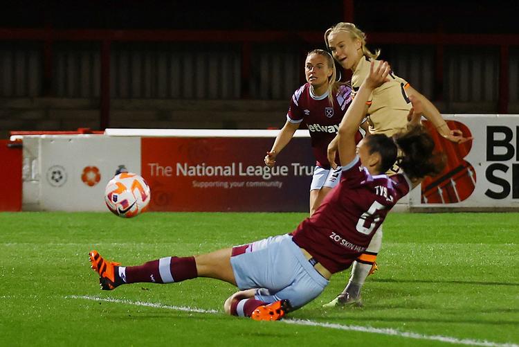 Pernille Harder under gårsdagens kamp mod West Ham, hvor hun scorede Chelseas andet mål i 4-0 sejren.  Foto: Matthew Childs/Ritzau Scanpix
