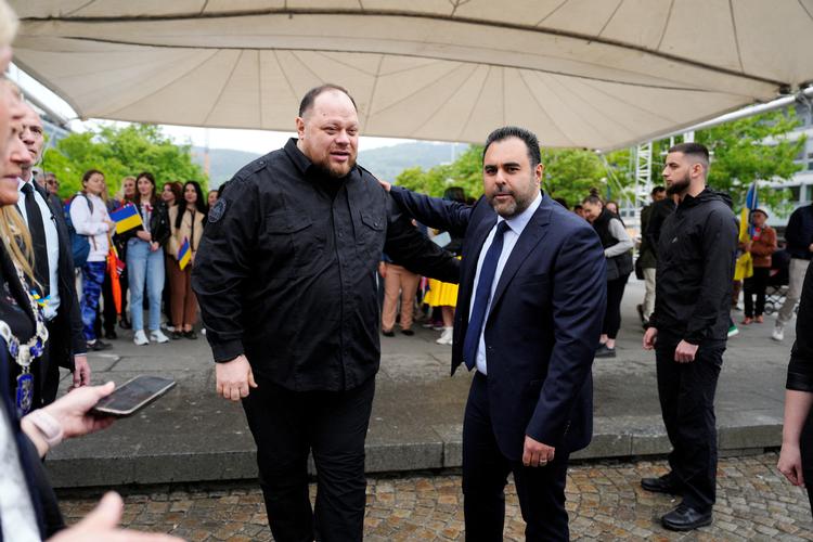 Ukraines parlamentsformand, Ruslan Stefantjuk (tv.), har lige været i Norge, hvor han blandt andet mødtes med sin kollega, formanden for Stortinget, Masud Gharankhani, i Drammen. Foto: Ntb/Ritzau Scanpix