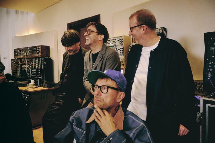 Blurs nye album udkommer 21. juli, men allerede nu har de udsendt den hypnotisk simrende rocksang 'The Narcissist'. Foto: Reuben Bastienne-Lewis