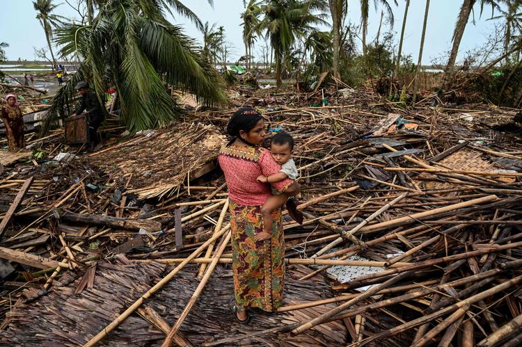 Cyklonen Nargis har ramt Myanmar og bragt store ødelæggelser med sig. Særligt slemt er det gået udover landets mindretal af rohingyaer, som for de flestes vedkommende, bor i interneringslejre. Foto: Sai Aung Main/Ritzau Scanpix