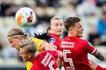 Silkeborgs Oliver Sonne i luften med AC Horsens Magnus Riisgaard Jensen under superligakampen mellem AC Horsens og Silkeborg IF i Horsens. Foto: Bo Amstrup/Ritzau Scanpix
