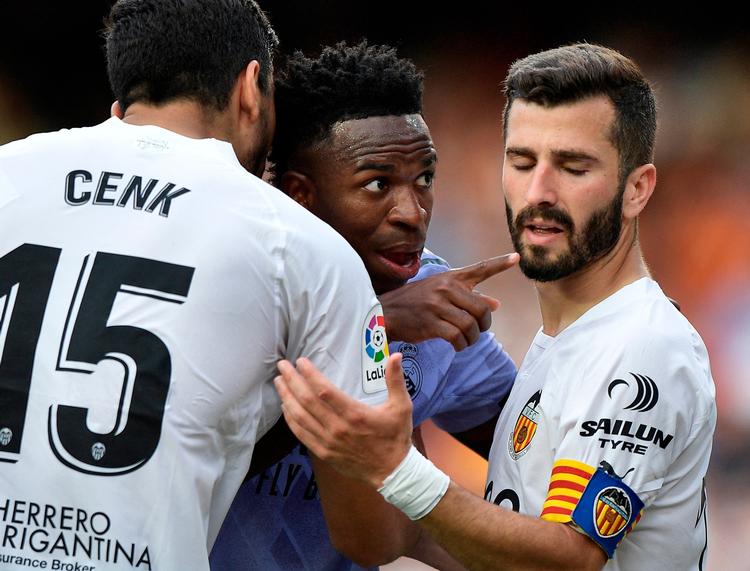 Vinicius Junior, Real Madrids stjernekantspiller fra Brasilien,  taler ud om kampen mod Valencia, hvor han ifølge sig selv igen blev udsat for racistiske tilråb på banen. Foto: Pablo Morano/Ritzau Scanpix