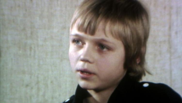 Vi diskuterer lige nu børns læsekundskaber og inklusion i folkeskolen. Det gjorde man også i 1978. Dengang handlede det mest om folkeskolens mulighed for at rumme dem, der blev betegnet som åndssvage med ringere muligheder for indlæring. framegrab 