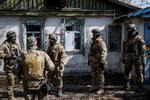 Den pro-ukrainske oprørsgruppe The Freedom of Russia Legion har tidligere kæmpet i Donetsk. De kan få hårdere vilkår efter dagens angreb. Foto: Stringer/Ritzau Scanpix