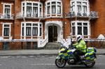 En 81-årig britisk kvinde er død efter at være blevet påkørt af en motorcykelbetjent, der var en del af hertuginde Sophies kortege. Motorcykelbetjenten på dette arkivfoto har intet med hændelsen at gøre. Foto: Kirsty Wigglesworth/Ritzau Scanpix