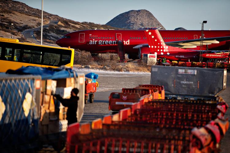 Fra slutningen af juni kan der blive langt mellem flyene i lufthavnen i Kangerlussuaq på grund af et strejkevarsel fra flymekanikerne.    Foto: Martin Lehmann