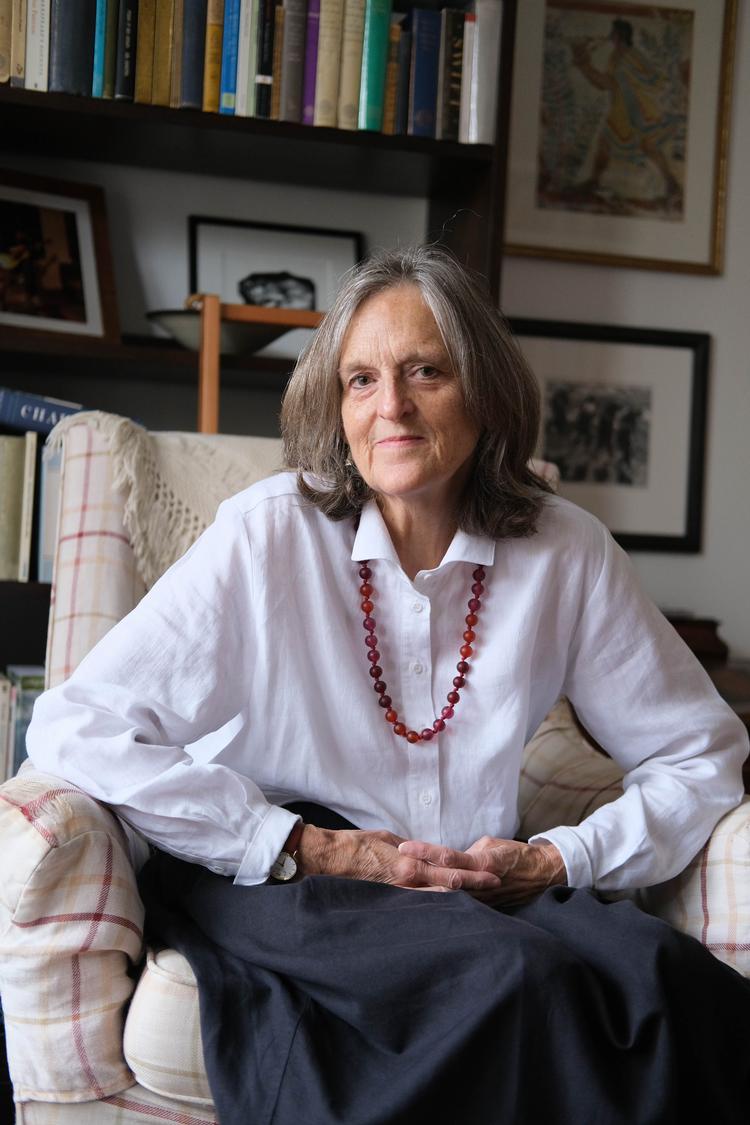 Tessa Hadley serverer halvvejs inde i romanen et plottvist af de helt store. Foto: Sophie Davidson