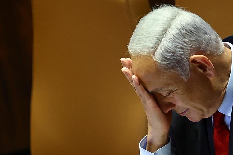 Ministerpræsident Benjamin Netanyahu i Knesset, Israels parlament, under de langvarige forhandlinger om Israels nye budget for 2023 og 2024. Foto: Ronen Zvulun/Ritzau Scanpix