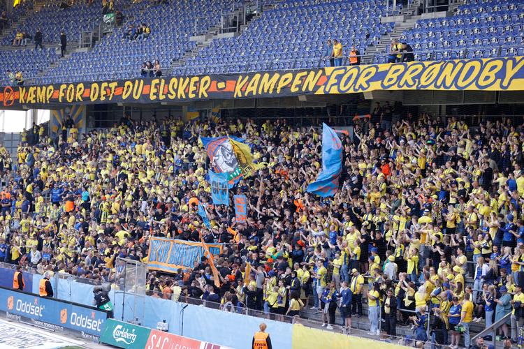 Tribunerne på Brøndby Stadion har  båret præg af uenighederne i de seneste måneder.     Foto: Jens Dresling