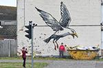 Værket i Lowestoft var en del af Banksys 'Great British Spraycation'-serie fra 2021. .  Foto: Justin Tallis/Ritzau Scanpix
