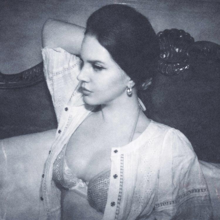Lana Del Reys vuggeviseballade 'Say Yes To Heaven' hitter for tiden i en opspeedet version, hvor hun lyder som en blanding af Disneys jordegern Chip og Chap. Foto: Universal