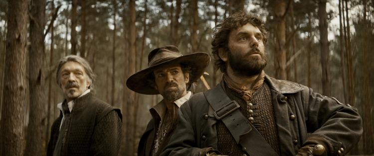 Athos, Aramis og Porthos spilles af Vincent Cassel, Romain Duris og Pio Marmaïs. Foto: NORDISK FILM DISTRIBUTION/NORDISK FILM DISTRIBUTION