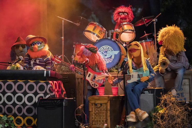 Bandet Dr. Teeth and The Electric Mayhem, kendt fra 'The Muppet Show', har fået sin egen dokumentar, og det er jævnt hen en uopfindsom omgang. Foto: Mitch Haaseth, Disney+