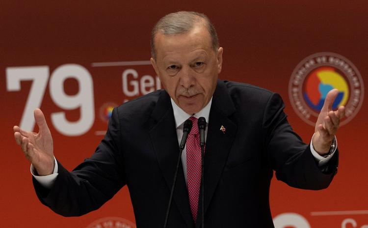 Det er lykkedes Tyrkiets præsident, Recep Tayyip Erdogan, at trække tænderne ud på landets medier gennem en række tiltag. Foto: Umit Bektas/Ritzau Scanpix