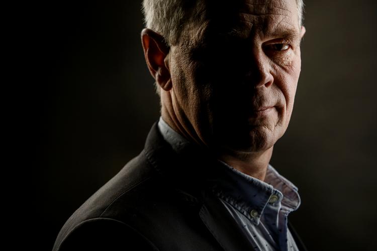 Mangeårig drabschef i Københavns Politi, Jens Møller Jensen, frifindes for at have medvirket i en bog om seneste års mest opsigtsvækkende kriminalsager. Forude venter tre andre retssager om brud på tavshedspligten. Foto: Mads Nissen