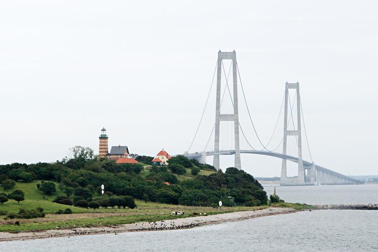 Der er blandt andet tabt - eller med vilje smidt - kartofler på Storebæltsbroen.  Foto: Martin Lehmann (arkiv)