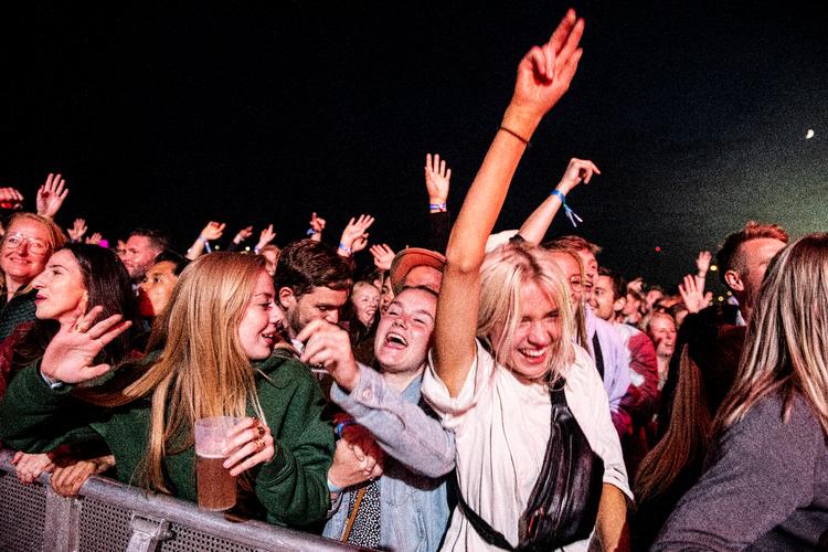 Politikere har fået tilbudt dyre billetter til den aarhusianske musikfestival North Side. Her ses publikum fra festivalen i 2019. Foto: Casper Dalhoff/Casper Dalhoff