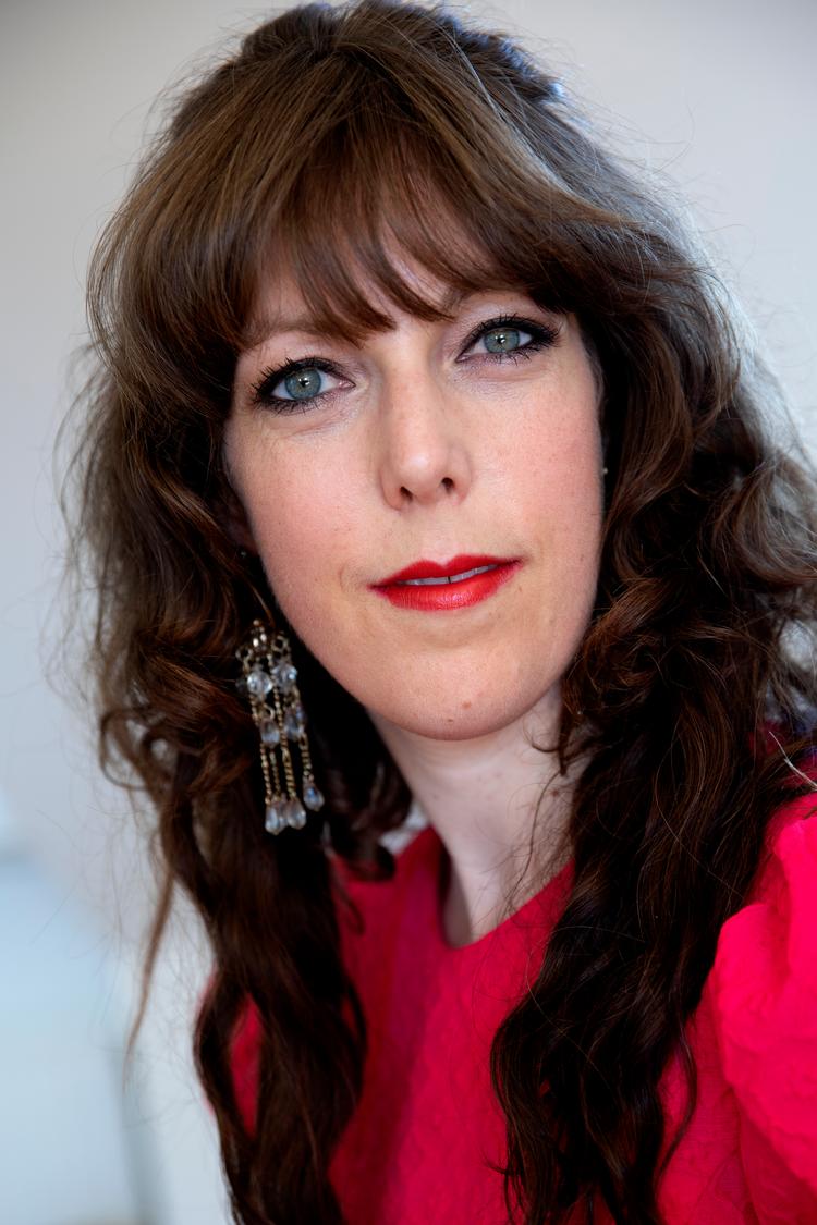 Tine Høeg skrev den meget roste roman 'Sult' (2022) om Mia og Emil, der prøver at få et fælles barn.   Foto: Finn Frandsen