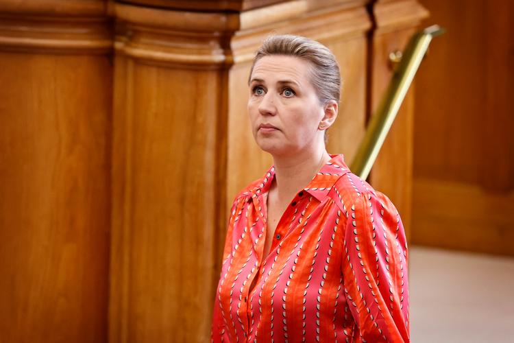 Mette Frederiksen bliver beskyldt for at fremme sin karriere. Men kritikerne bør spørge sig selv, hvad det er, de gør sig til modstandere af, skriver chefredaktør Christian Jensen.  Foto: Jens Dresling