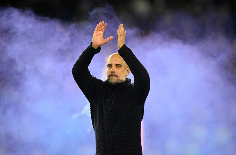 I sommeren 2016 kom Pep Guardiola til Manchester City og havde allerede dengang ry for at være verdens nok bedste træner. Det har han blot understreget i den engelske storklub, hvor han har vundet fem mesterskaber de seneste seks sæsoner - med formuer fra Abu Dhabi i ryggen.  Foto: Toby Melville/Ritzau Scanpix