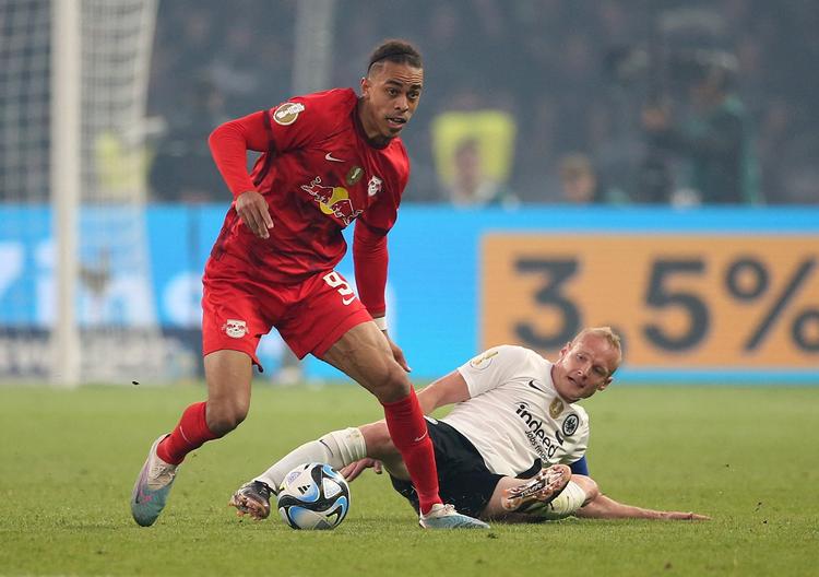 Yussuf Poulsen og RB Leipzig vandt i weekenden det tyske pokalmesterskab ved at besejre Eintracht Frankfurt 2-0. Han er nu udtaget til landsholdstruppen, der skal spille to kampe 16. og 19. juni i EM-kvalifikationen. Foto: Cathrin Mueller/Ritzau Scanpix