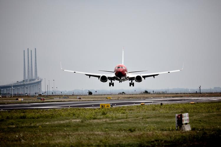 Det er planen, at antallet af passagerer i Københavns Lufthavn skal øges med 10 millioner. Derfor forsøger en borgergruppe at sætte fokus på støjgenerne på Amager. Foto: Joachim Adrian