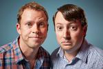 Robert Webb og David Mitchell spiller makkerparret Jeremy og Mark i 'Peep Show'. Pressefoto 