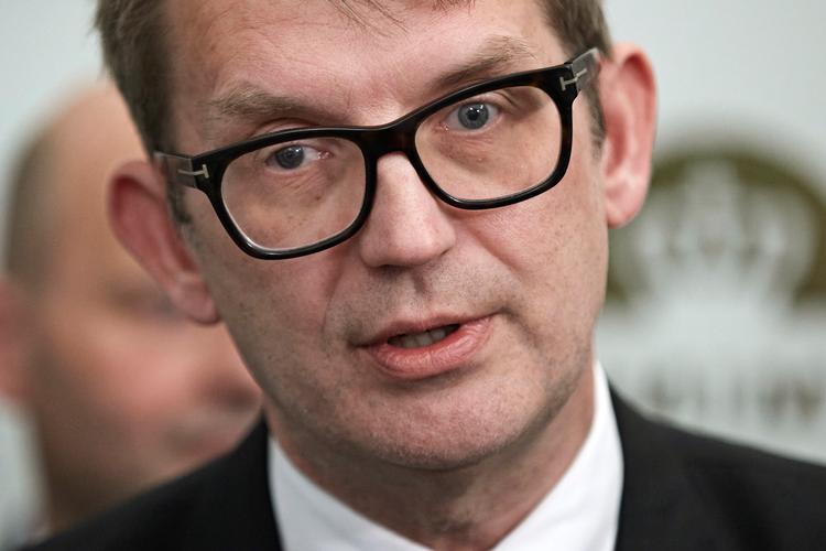 Troels Lund Poulsen (V) burde have inddraget alle Folketingets partier i tilblivelsen af redegørelsen af Ellemanns våbensag, mener Trine Pertou Mach (EL). Foto: Jens Dresling